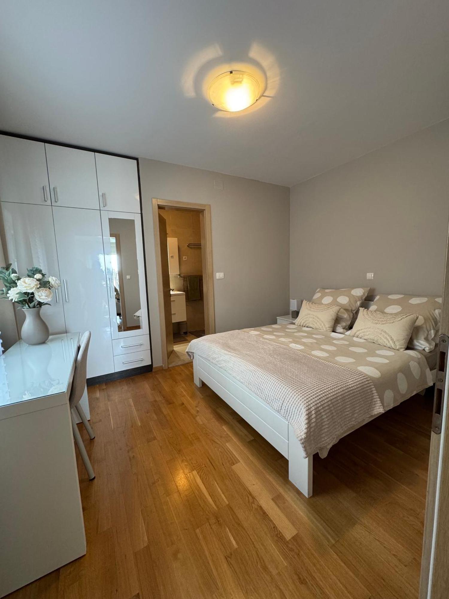 Apartment Tri Sunca Baška Voda Extérieur photo
