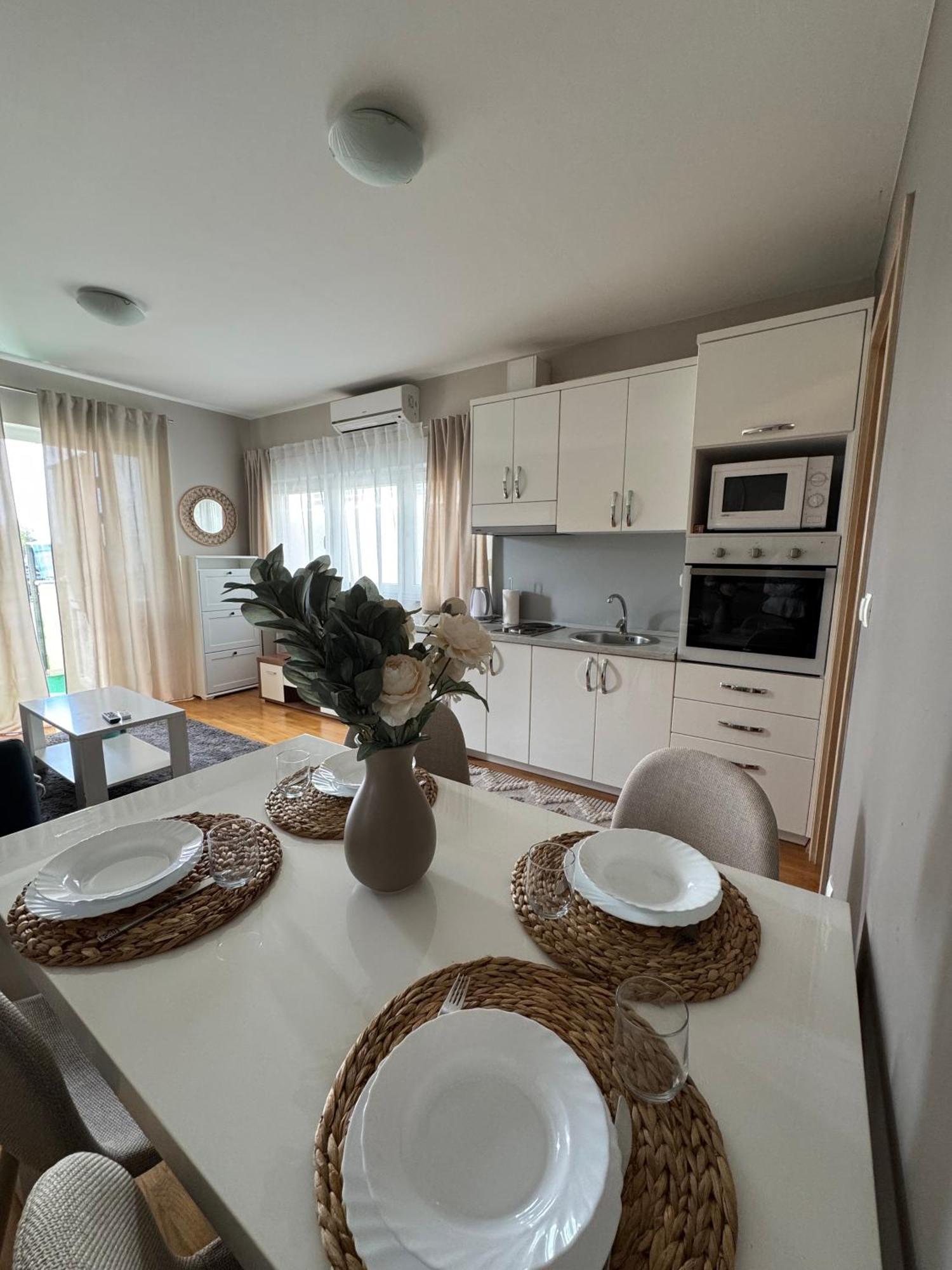 Apartment Tri Sunca Baška Voda Extérieur photo